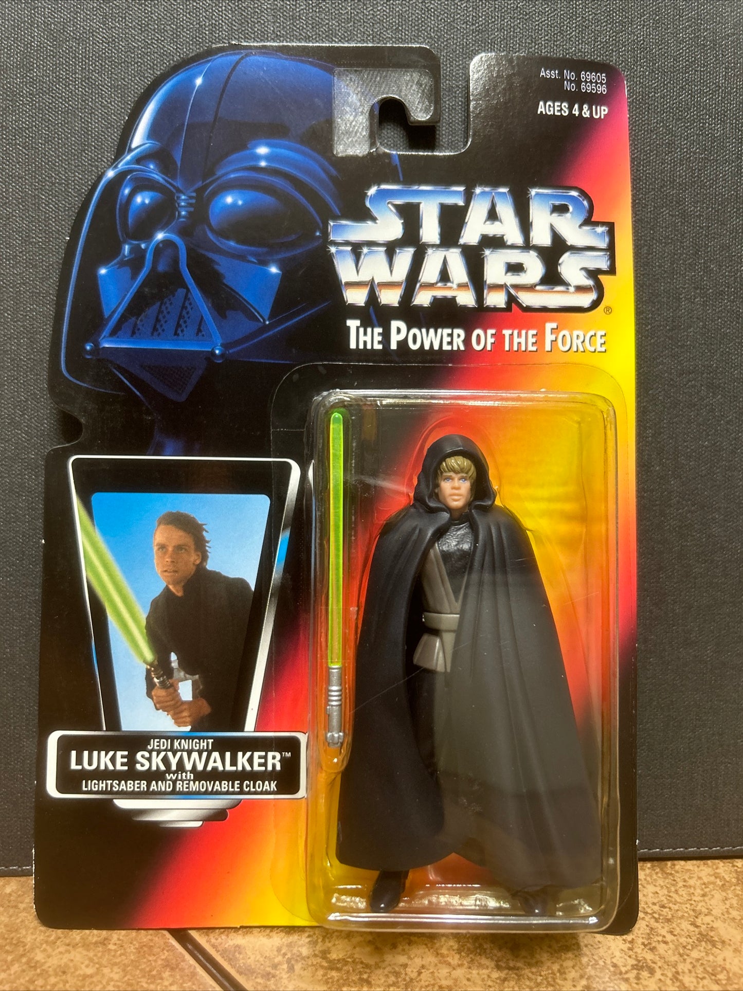 Star Wars Power Of The Force Luke Skywalker w/ Lightsaber and Cloak